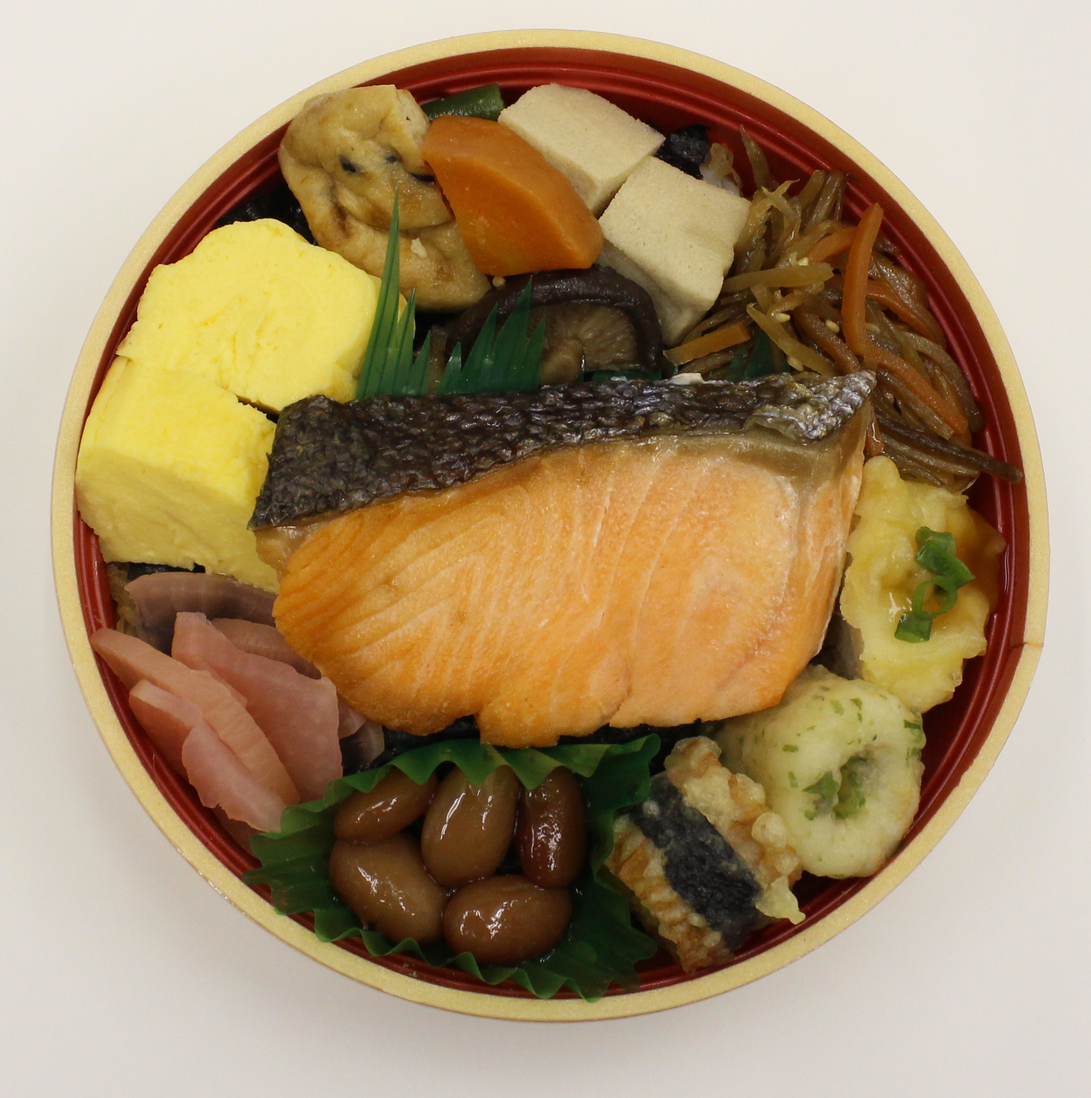 鮭と彩り野菜の茶々のり弁