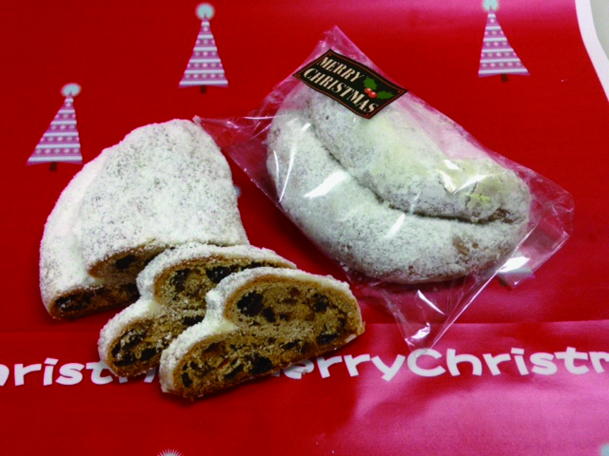 クリスマスの風物詩 シュトーレンのご紹介です。